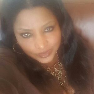 Meet your Posher, Rolanda